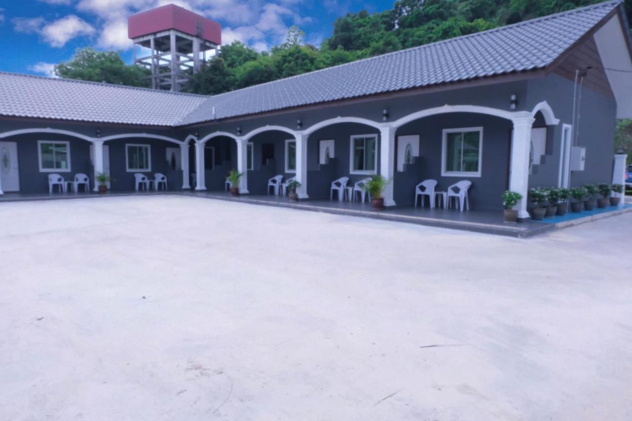 Cenang Rooms With Pool By Virgo Star Resort بانتايْ تْشينانغ المظهر الخارجي الصورة
